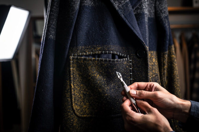 Faut-il découdre les poches de son manteau ?
